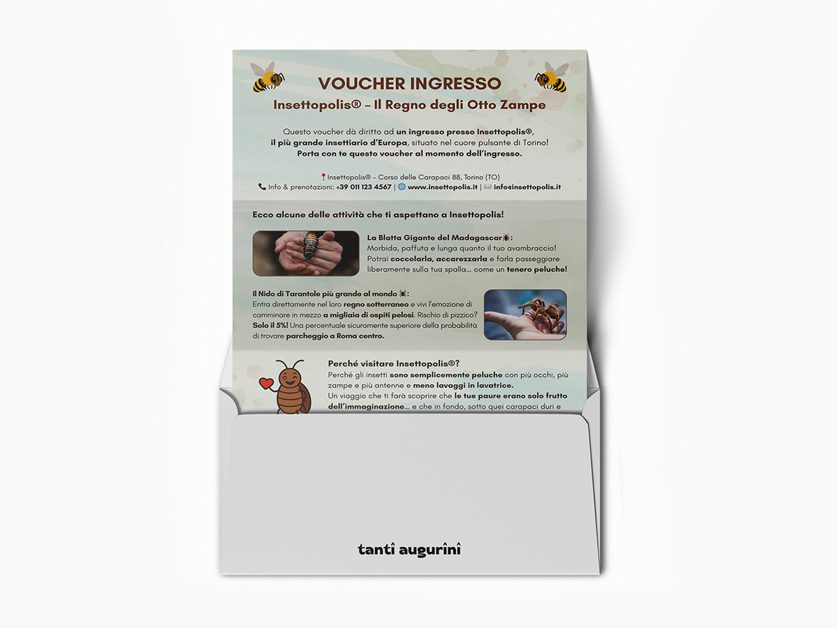 Mockup ironico di augurino del finto voucher per una visita all'insettiario più grande d'europa per persone che hanno la fobia degli insetti con busta per lettere che lo contiene