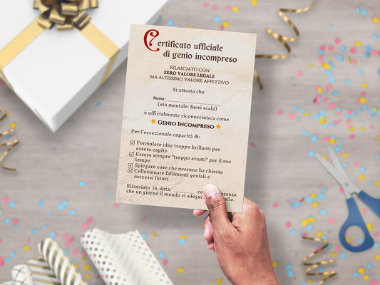 Biglietto di auguri con scritta ironica certificato di genio incompreso per amici troppo brillanti (o saputelli)